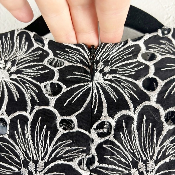 Mignon Doo Lace Short Sleeve A-Line Dress Size XS Black Blue Cocktail Party - Picture 6 of 8